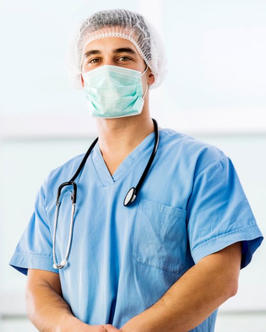 Lekarz chirurg pracujący w przychodni PROMED